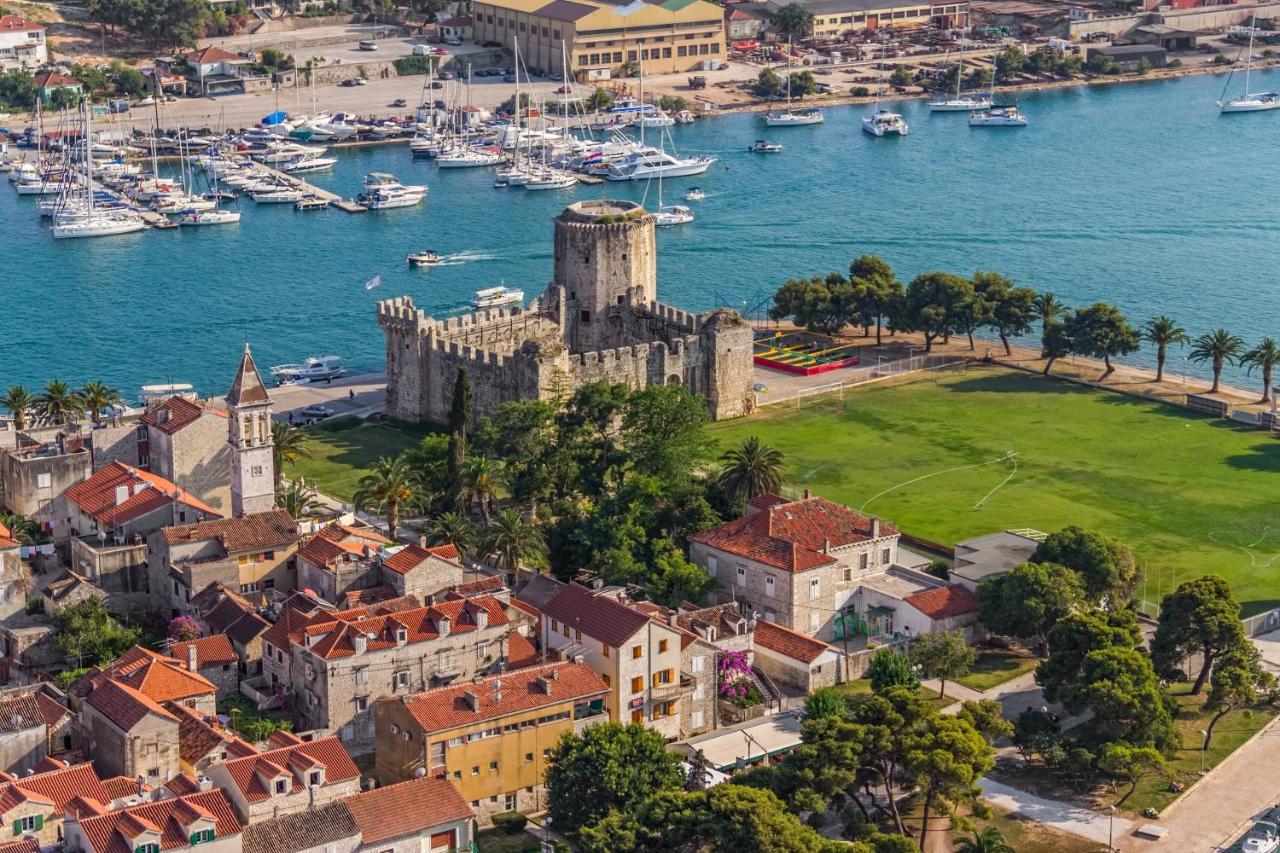 Rooms Mirjana - Centre Of Trogir Exteriér fotografie